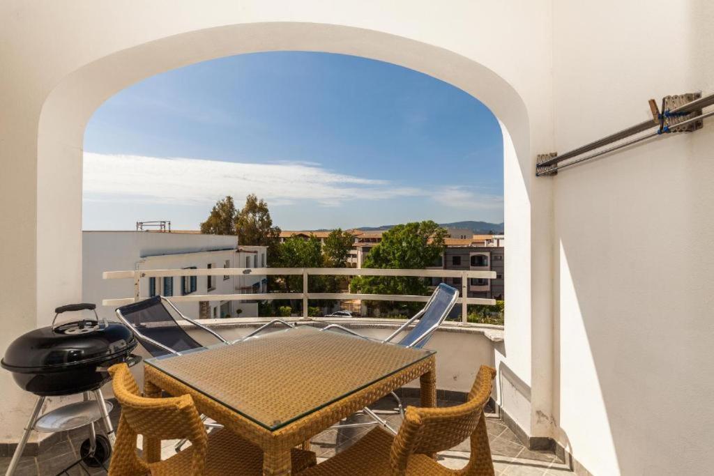 Hotel Residence Hibiscus La Caletta Buitenkant foto
