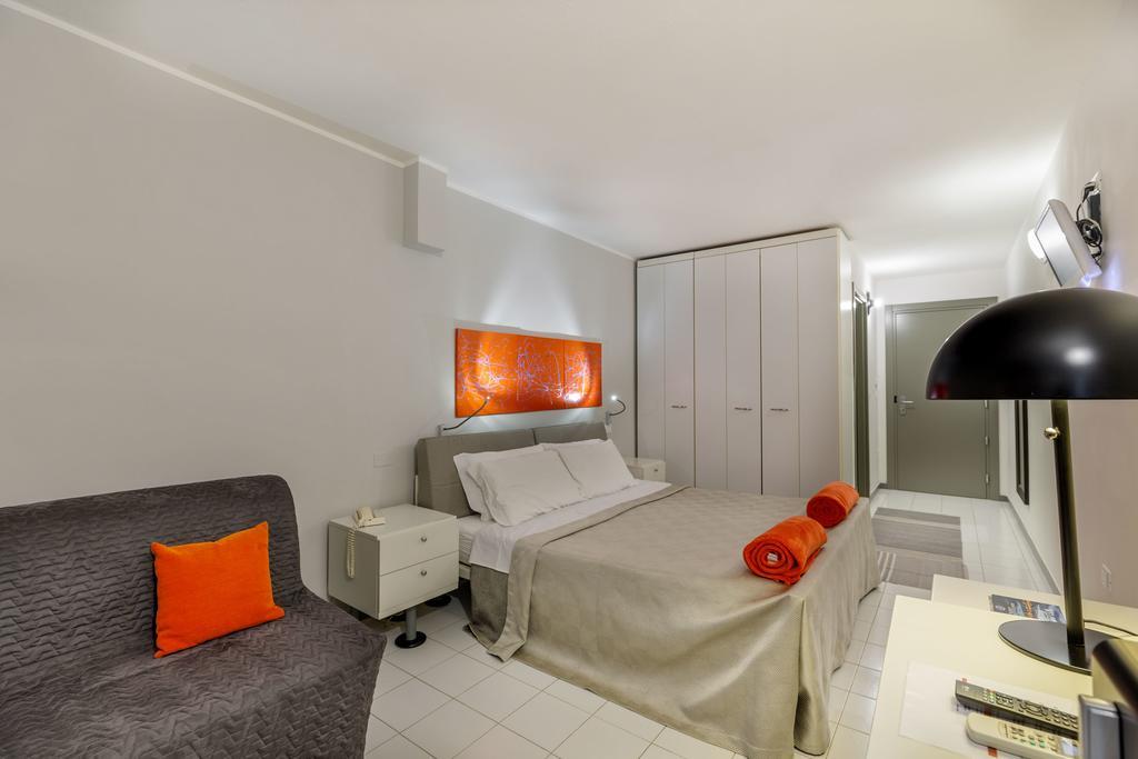 Hotel Residence Hibiscus La Caletta Buitenkant foto