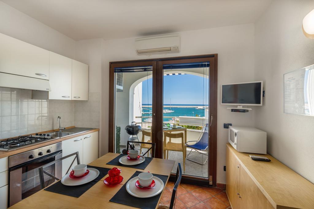 Hotel Residence Hibiscus La Caletta Buitenkant foto