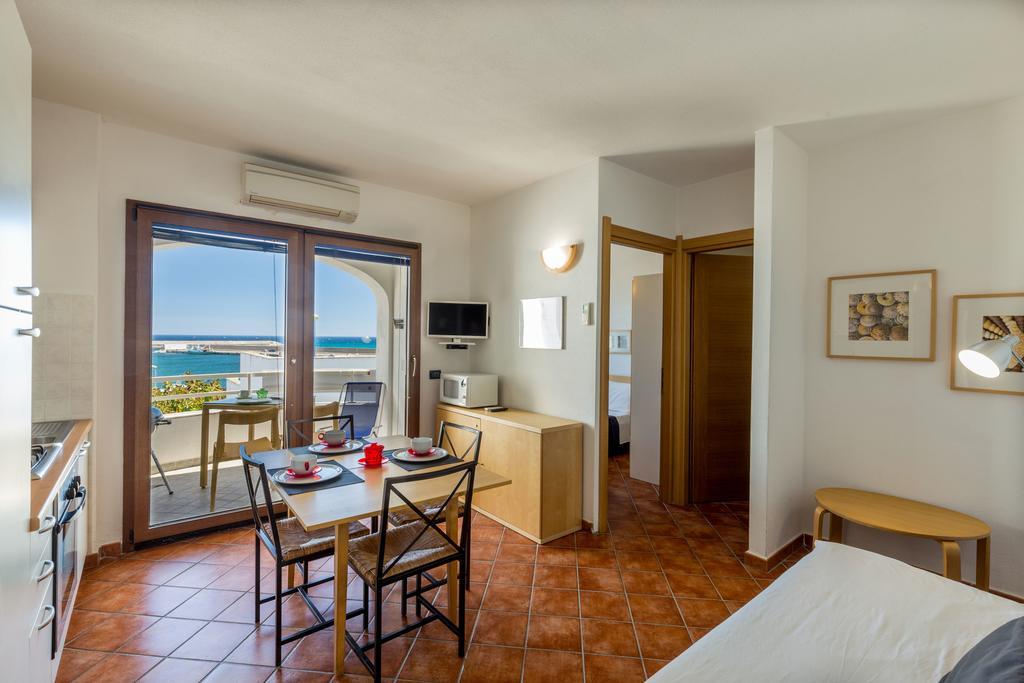 Hotel Residence Hibiscus La Caletta Buitenkant foto