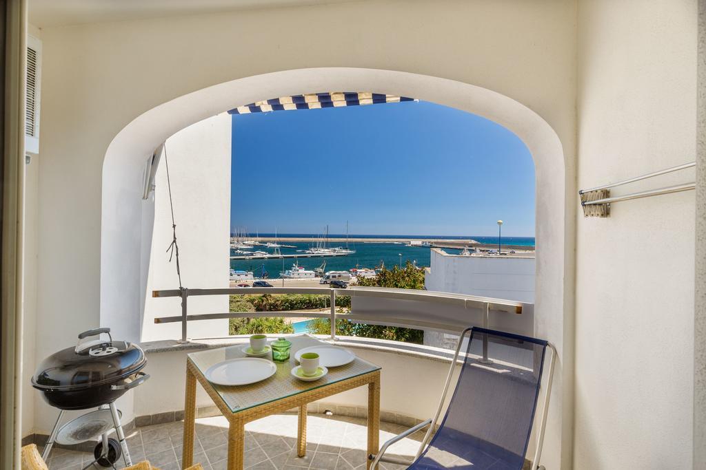 Hotel Residence Hibiscus La Caletta Buitenkant foto