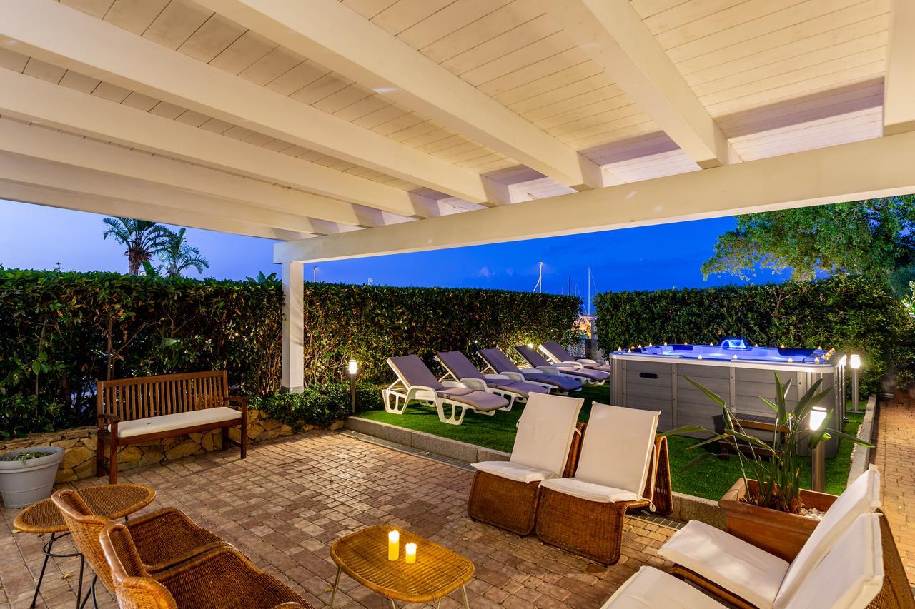 Hotel Residence Hibiscus La Caletta Buitenkant foto
