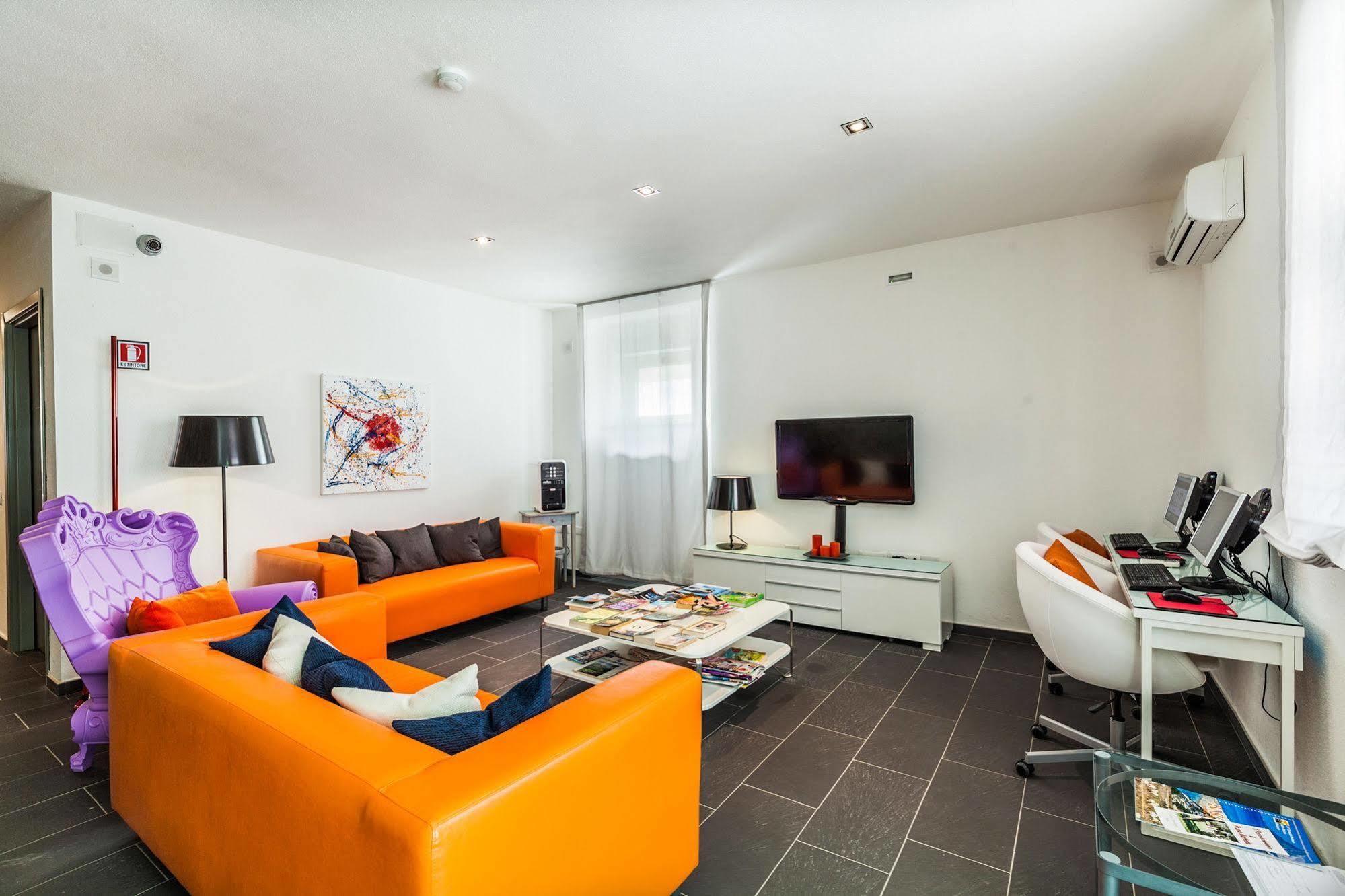 Hotel Residence Hibiscus La Caletta Buitenkant foto