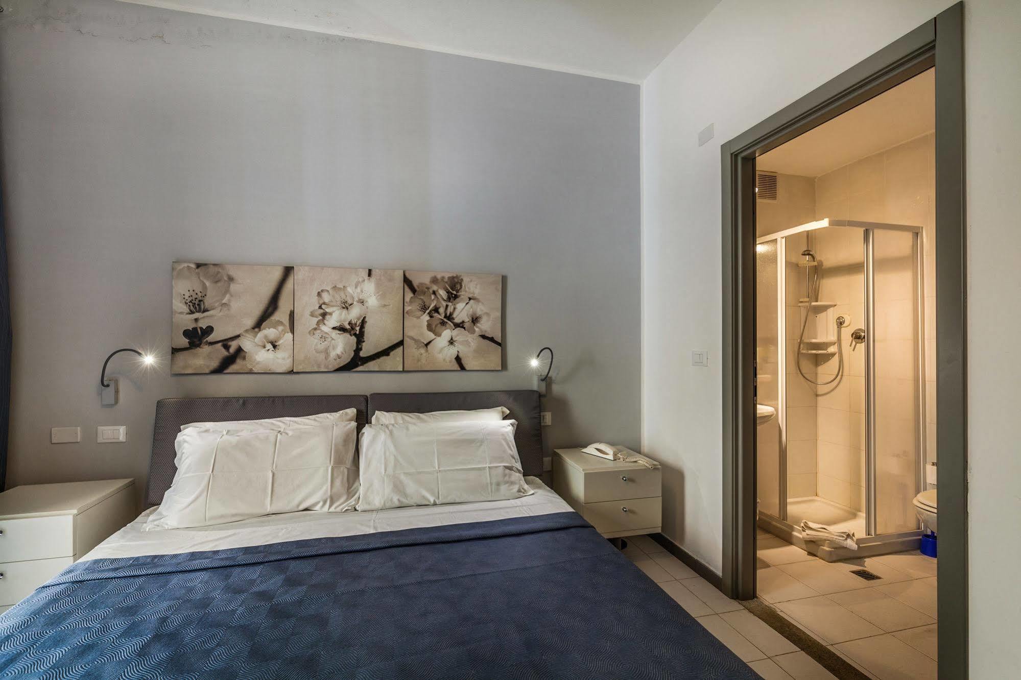 Hotel Residence Hibiscus La Caletta Buitenkant foto