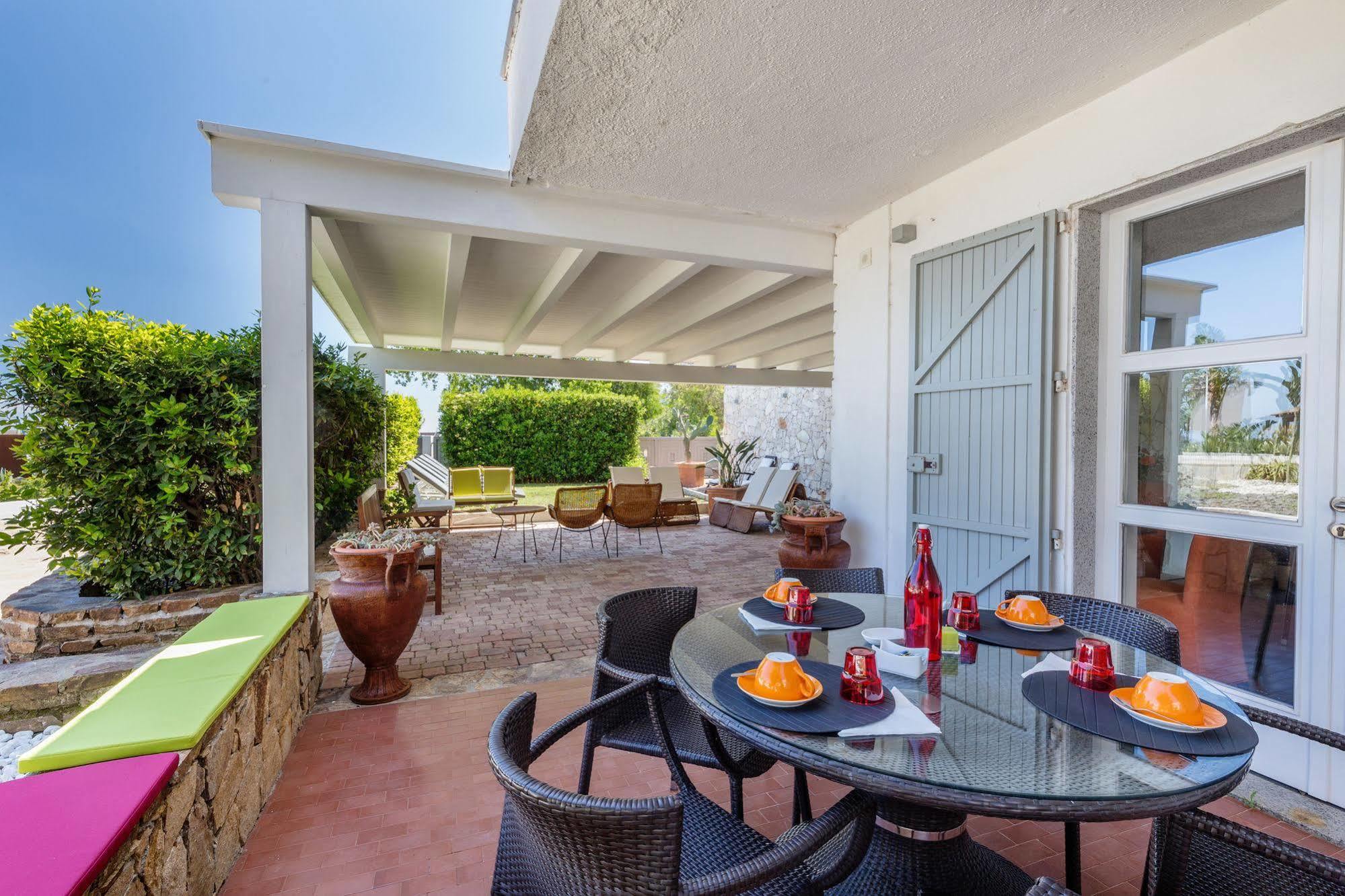 Hotel Residence Hibiscus La Caletta Buitenkant foto