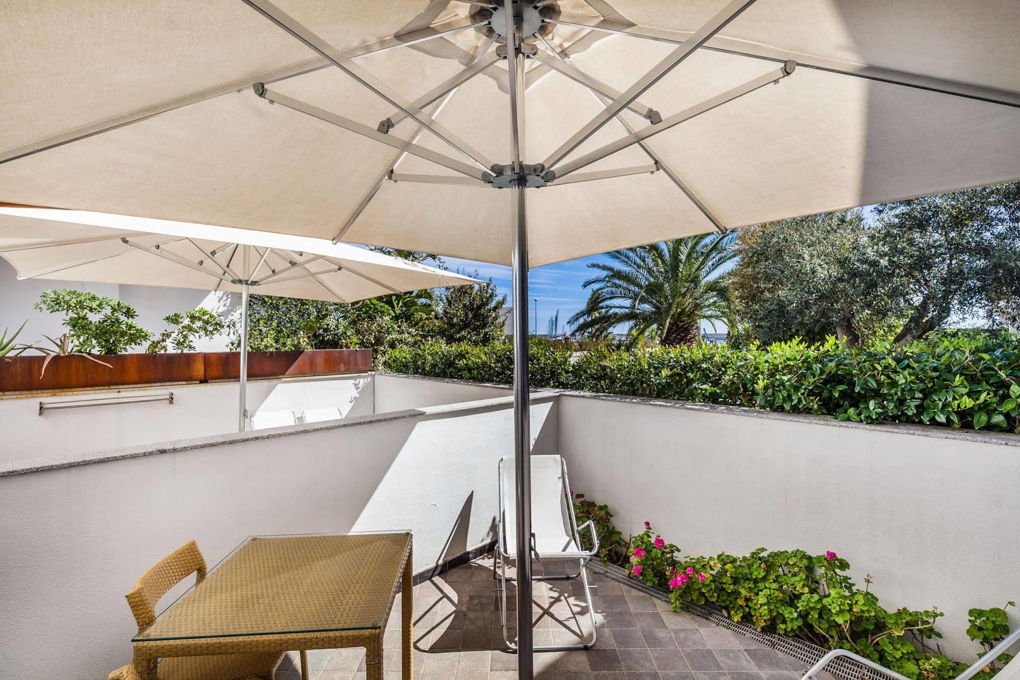 Hotel Residence Hibiscus La Caletta Buitenkant foto