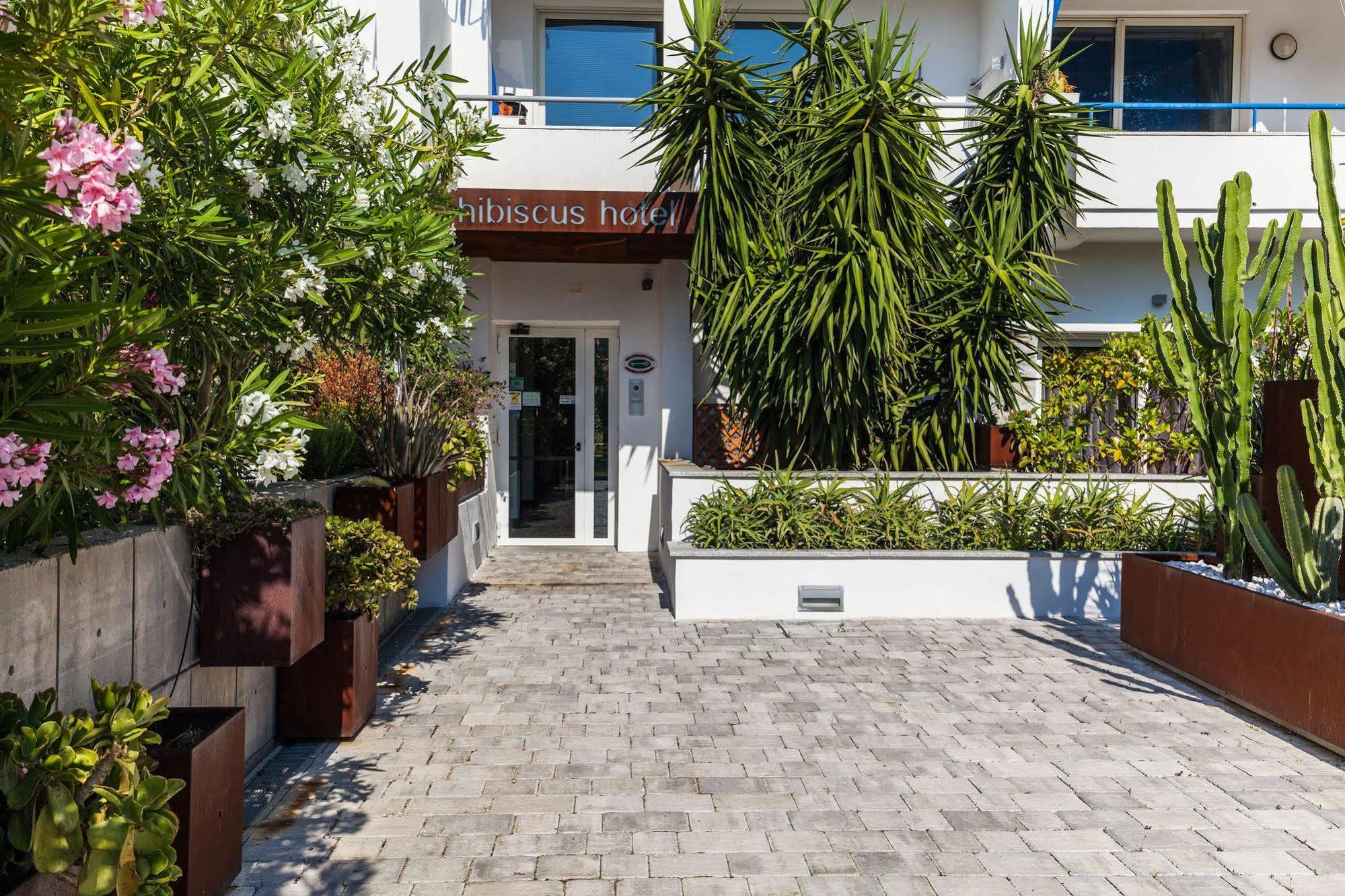 Hotel Residence Hibiscus La Caletta Buitenkant foto